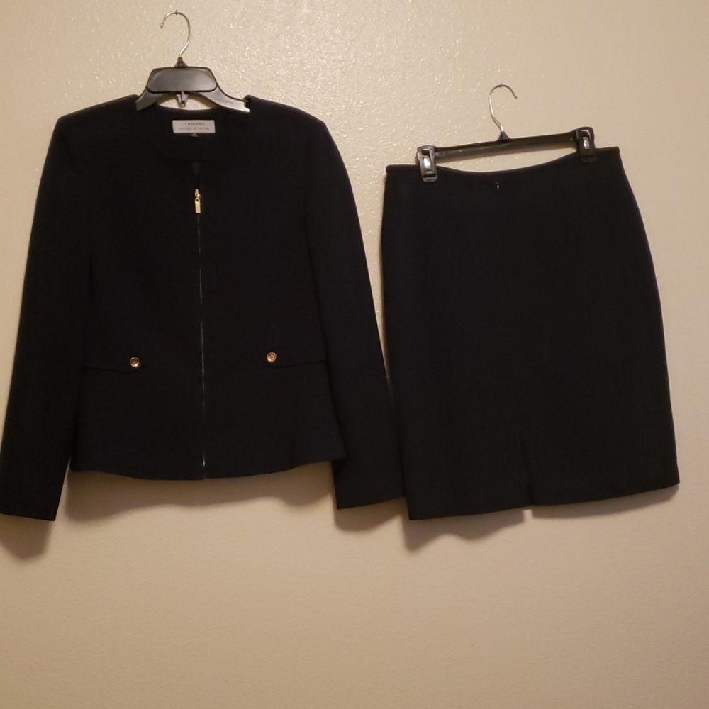 Tahari skirt suit